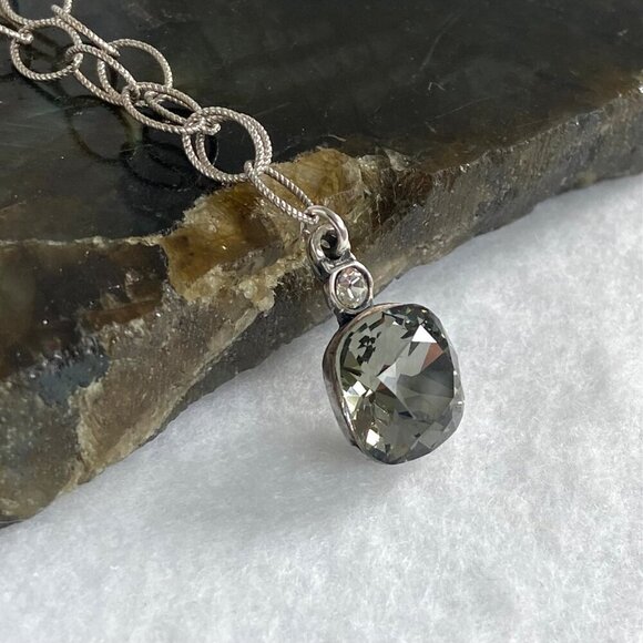 Sterling Silver 925 Cushion Cut Swarovski Crystal Twisted Link Pendant Necklace - Picture 6 of 16